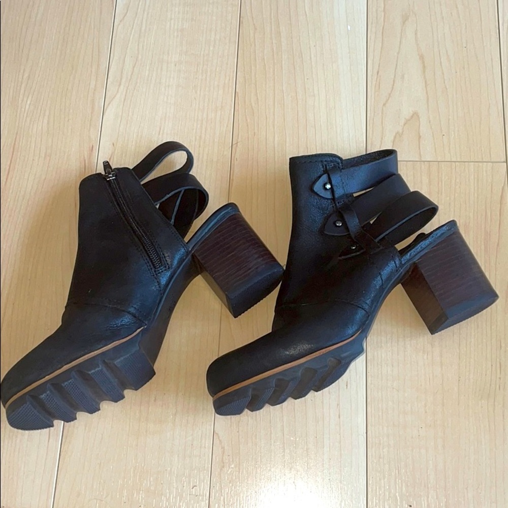 Sorel Black Zip Up Block Heel Real Leather Booties